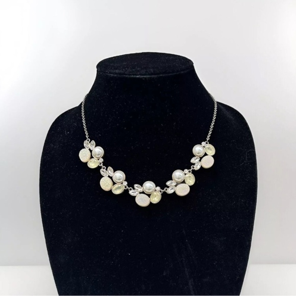 Y2K Faux Pearl Gold-Tone Statement Necklace